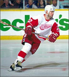 dino ciccarelli red wings jersey