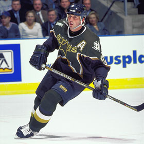 American Hockey Legend Mike Modano to Have His Number 9 Retired by Stars -  Quest Hockey, Pittsburgh PA